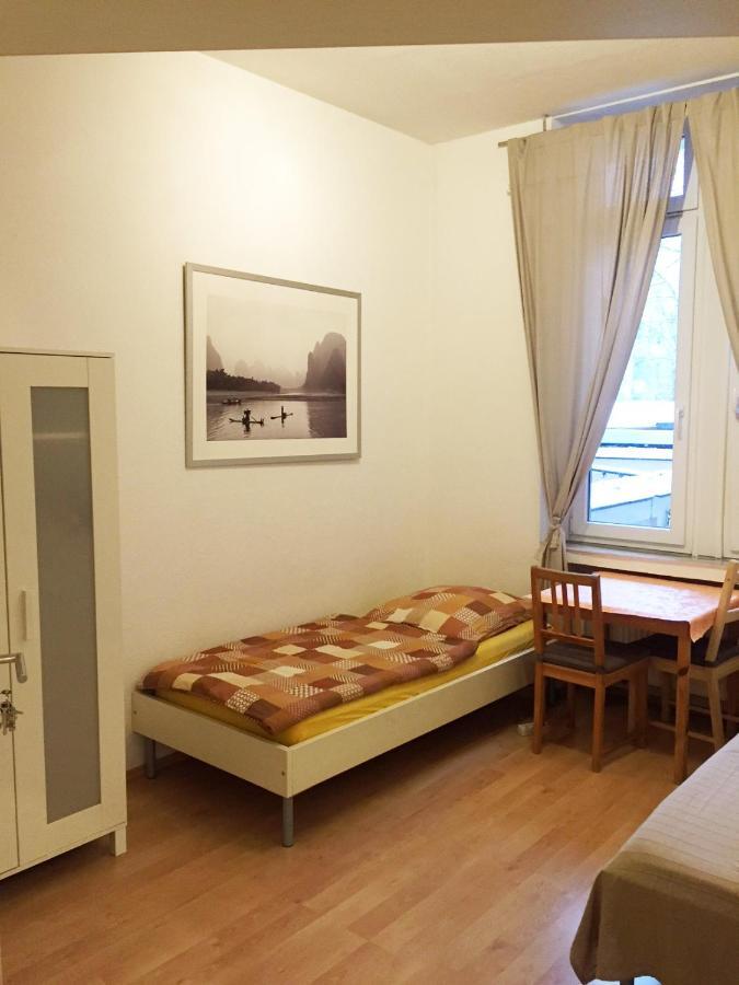 Hannover Sudstadt - Zimmer Und Apartment Ngoại thất bức ảnh